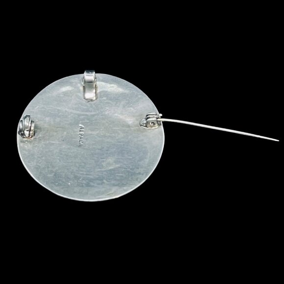 Alpaca Silver With Turquois Chip Inlay Aztec Pendant/Brooch Signed Alpaca (5191) - Picture 5 of 7